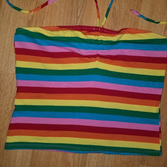 Rainbow striped halter crop top - Picture 3 of 4